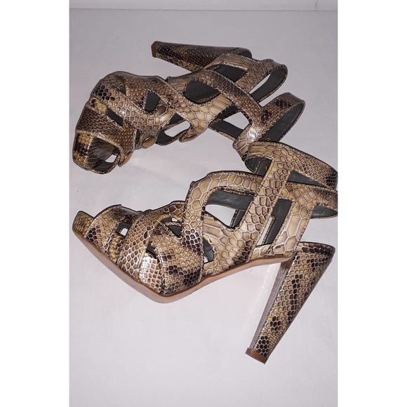 Loeffler Randall Sz 8.5B Tan, Cream & Grey Embossed Platform Sandals - Picture 4 of 14